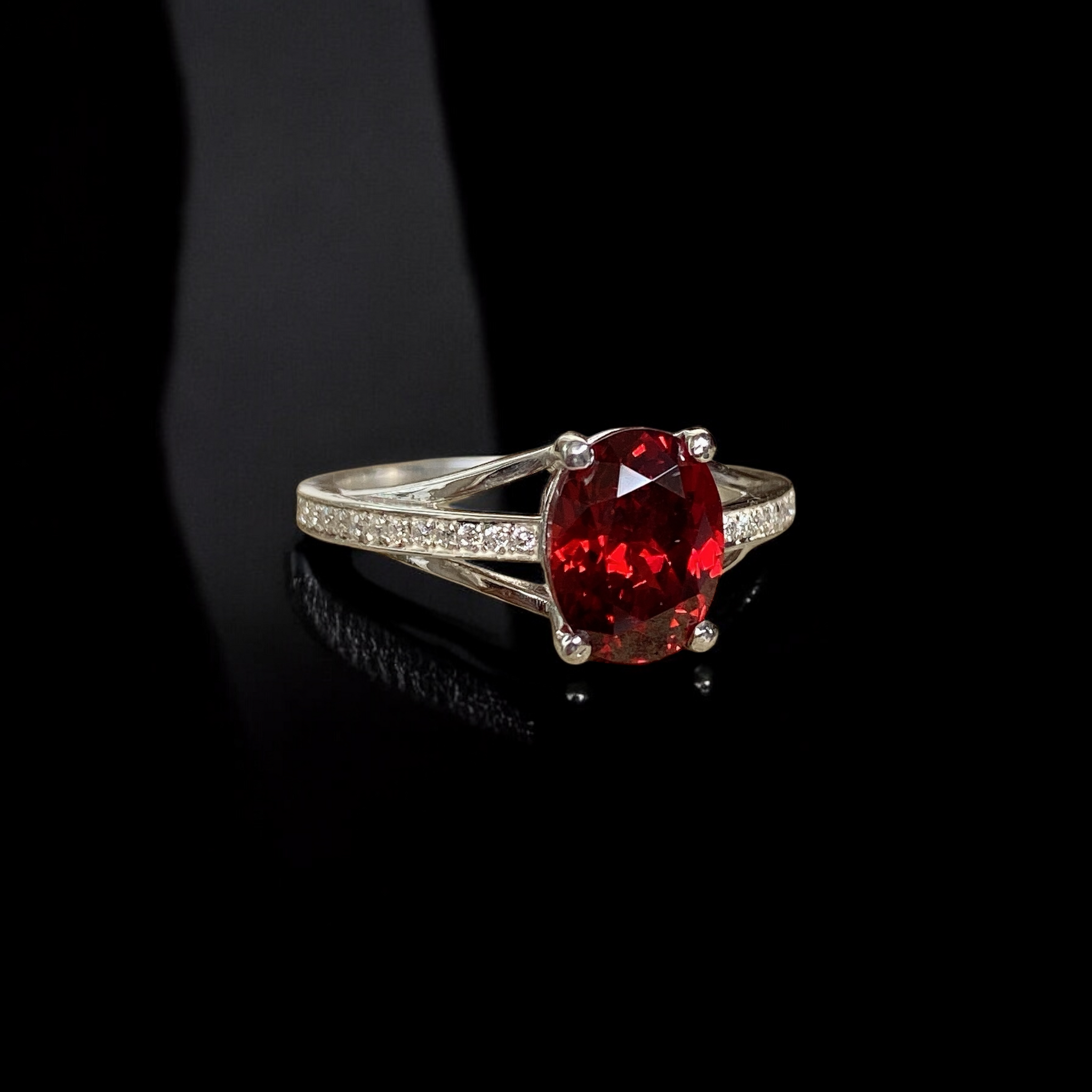 Garnet Ring Tripple Band