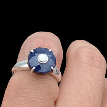 Sapphire Ring Spiner