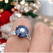 Sapphire Ring Spiner