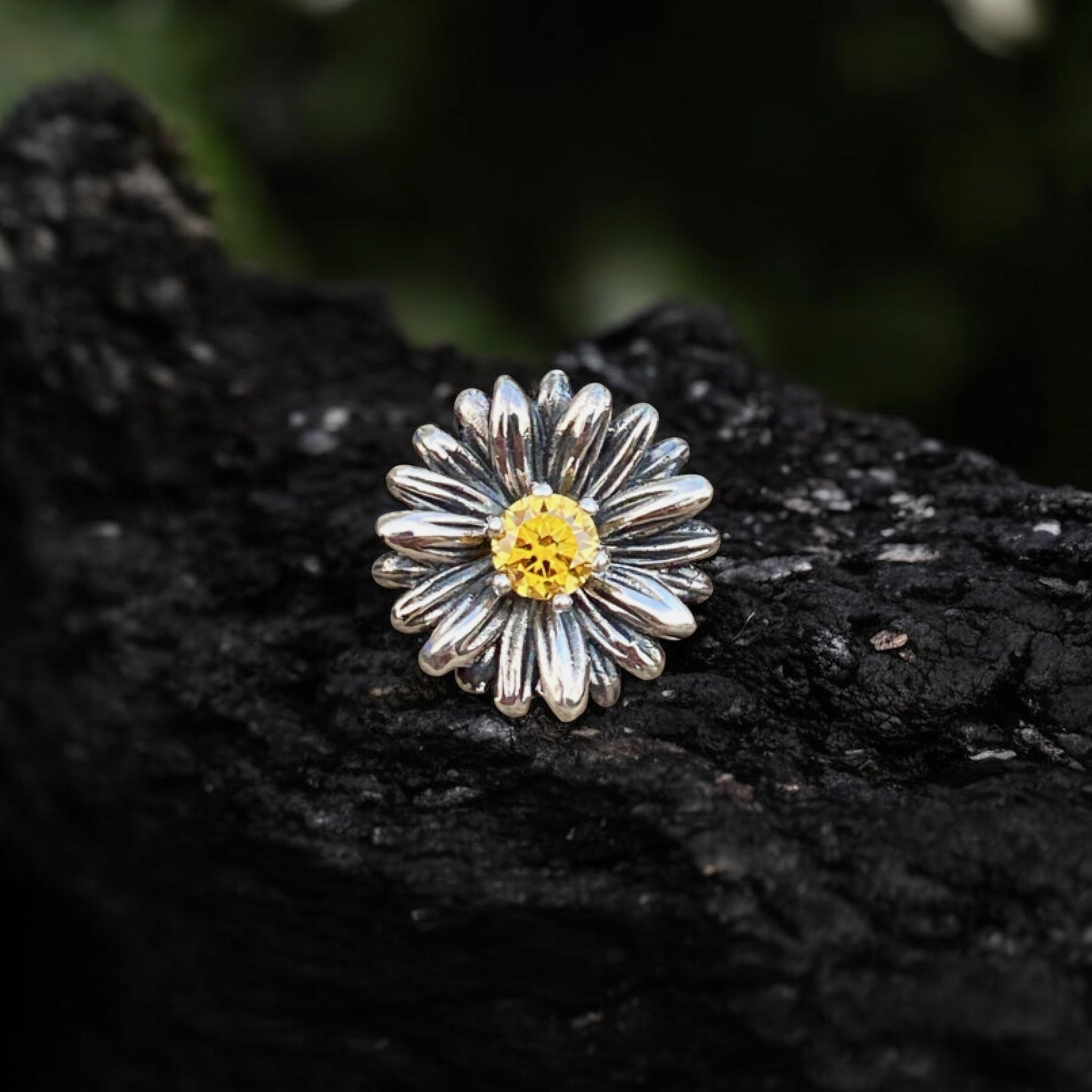 Daisy Flower Bead With Moissianite