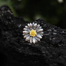 Wild Daisy Flower Bead With Moissianite